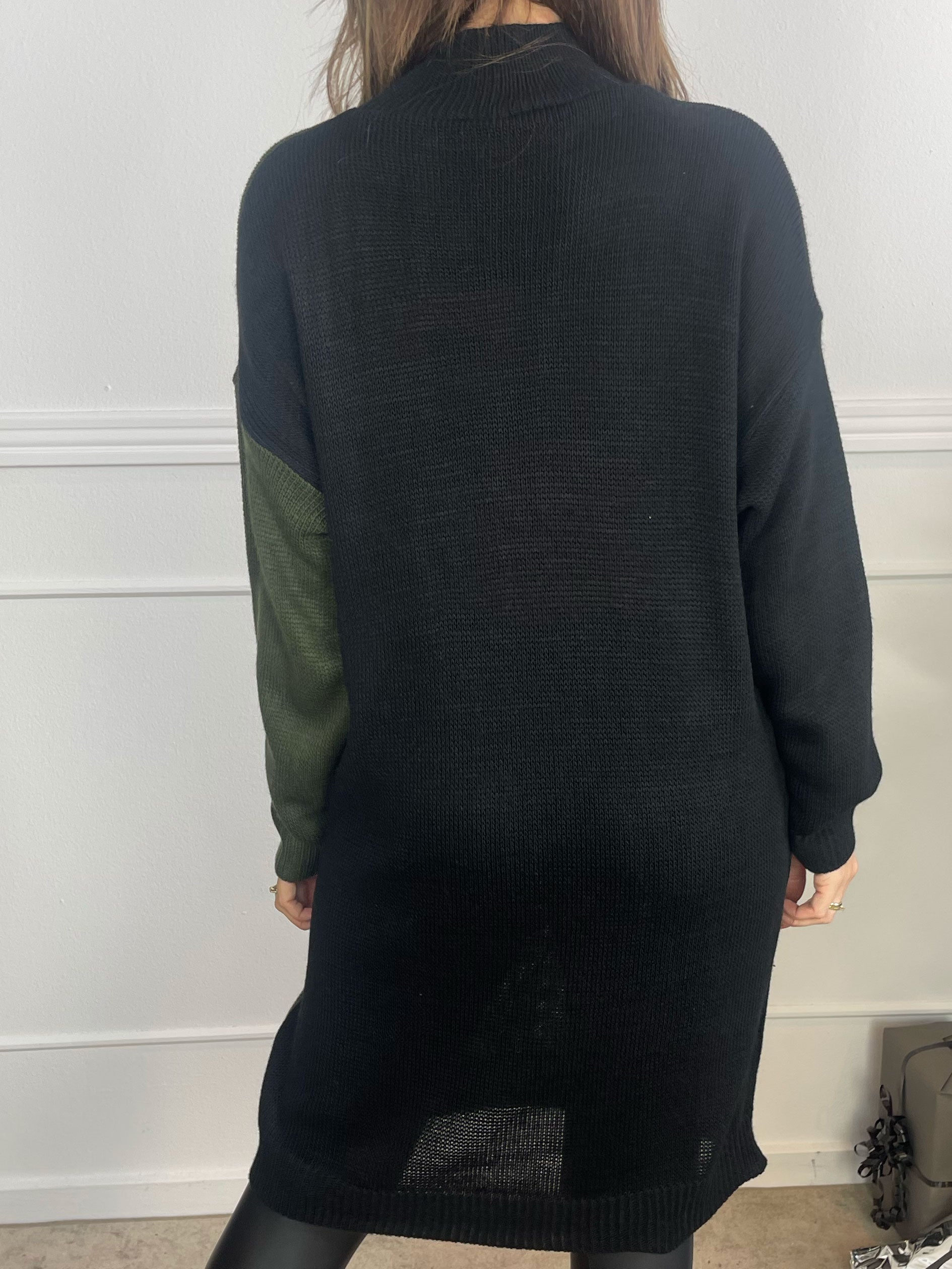 Venezia - Højhalset tofarvet strikkjole